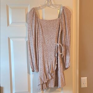 EUC ALTARD STATE Floral Long Sleeve Dress